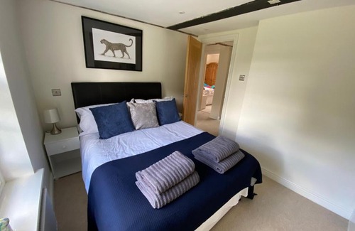 Ewhurst Green House | Amazing cottage right in the heart of Ewhurst Green, overlooking Bodiam Castle