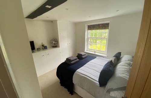 Ewhurst Green House | Amazing cottage right in the heart of Ewhurst Green, overlooking Bodiam Castle