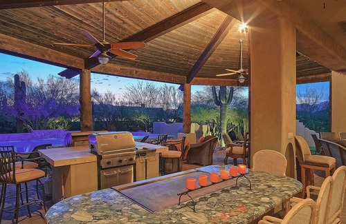 Cave Creek House | AMAZING DESERT OASIS +FILLED WITH AMENITIES + HEATED POOL + 2 HOT TUBS +12 BEDS