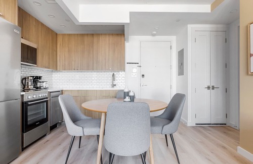 Vinegar Hill Apartment | Amazing Dumbo 2BR w/W/D, Roof & Gym, nr TimeOut Building, by Blueground