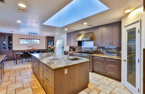 Agua Dulce House | Amazing Escape Close to LA with Pool, jacuzzi, Meditation room, Hiking trails.