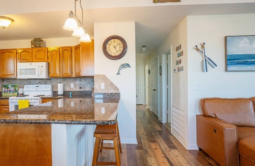 Cedar Lane House | Amazing Fishing on Caney Creek w/Pool!