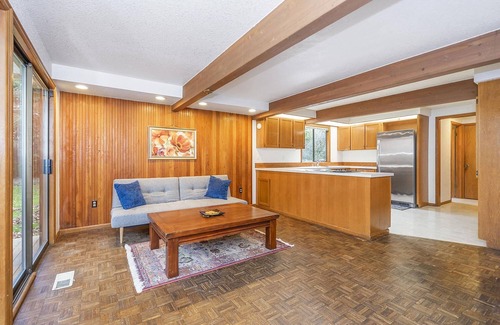 Martha Lake House | Amazing get away place. Located in the heart of Lynnwood just north of Seattle.