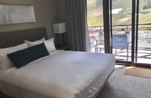 Breckenridge Resort | Amazing Grand Colorado on Peak 8 Suite. Balcony and Spectacular Mountain Views!
