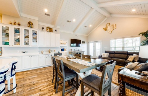 Freeport House | Amazing | Gulf Views | Large Deck | Family Fun