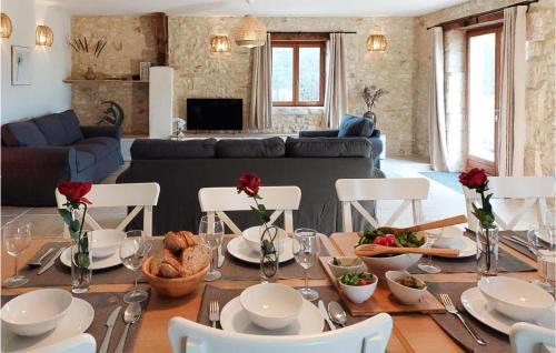 Lussas-et-Nontronneau House | Amazing Home In Lussas Et Nontronneau With Wifi