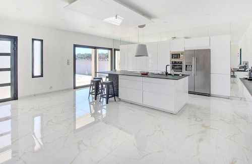 Pont-Saint-Esprit House | Amazing home in Pont Saint Esprit