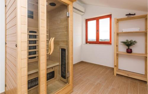 Sveti Filip i Jakov House | Amazing Home In Svfilip I Jakov