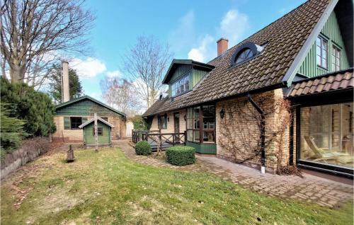 Orkelljunga Municipality House | Amazing Home In Åsljunga With Kitchen