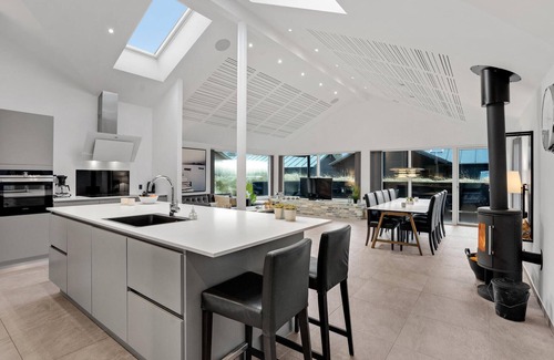 Blavand House | Amazing home in Blåvand with kitchen