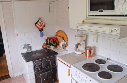 Falkoping House | Amazing home in Blidsberg with WiFi