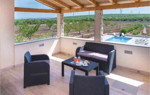 Gornje Danilo House | Amazing Home In Danilo