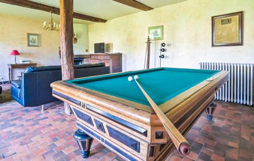 Ligny-le-Ribault House | Amazing Home In Ligny Le Ribault