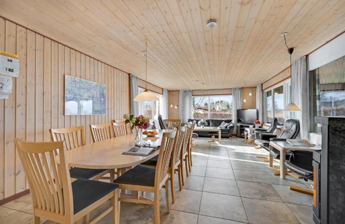 Bønnerup Strand House | Amazing Home In Glesborg With Wifi, Private Swimming Pool And Outdoor Swimming Pool