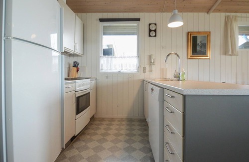 Diernæs Strandby House | Amazing home in Haderslev with kitchen