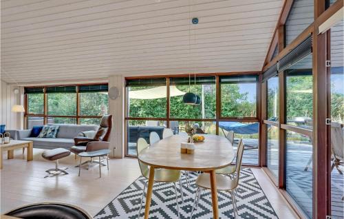 Hovborg House | Amazing Home In Hovborg With Wifi