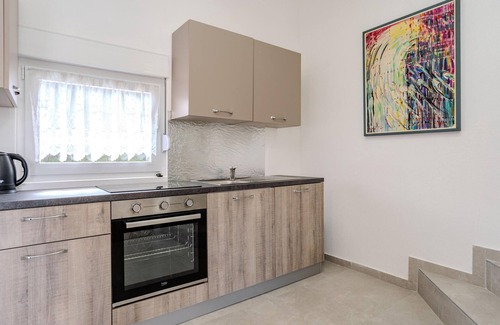 Donji Karin House | Amazing home in Karin