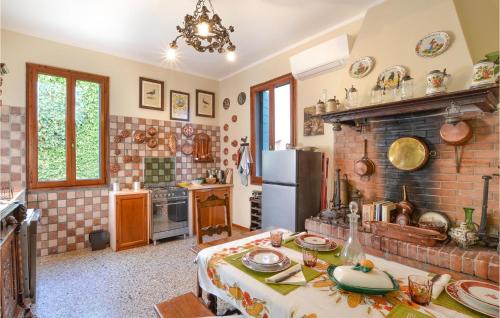 Santa Maria in Stelle House | Amazing Home In Lido Di Venezia With Kitchen