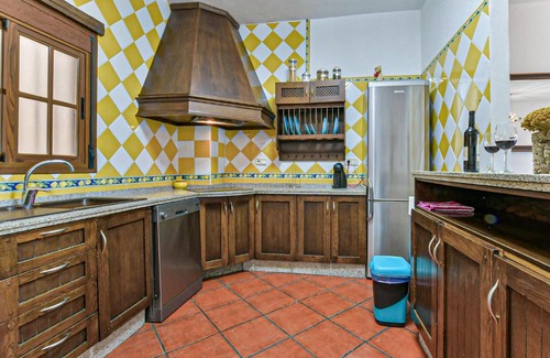 Montecorto House | Amazing Home In Montecorto