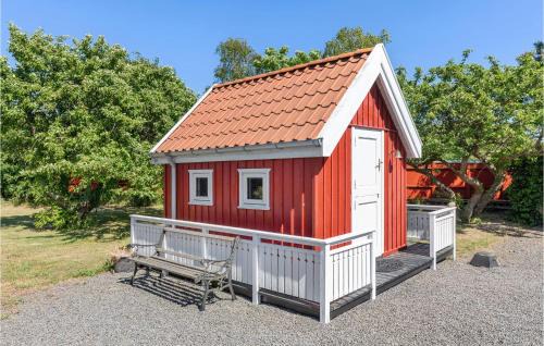Snogebaek House | Amazing Home In Nexø With Wifi