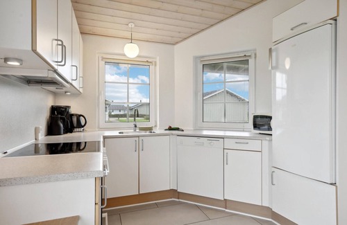 Houstrup House | Amazing home in Nørre Nebel with WiFi