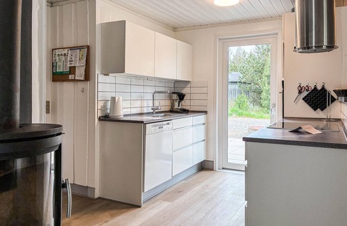 Bolilmark House | Amazing home in Rømø with kitchen