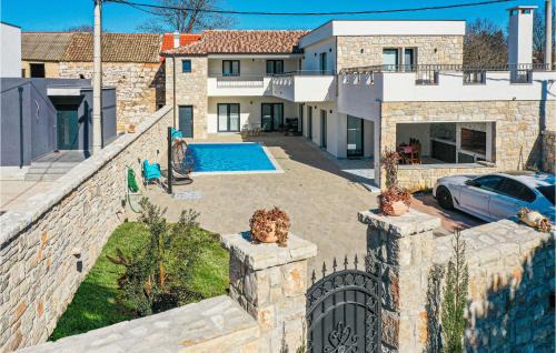 Sveti Filip i Jakov House | Amazing Home In Rastane Gornje