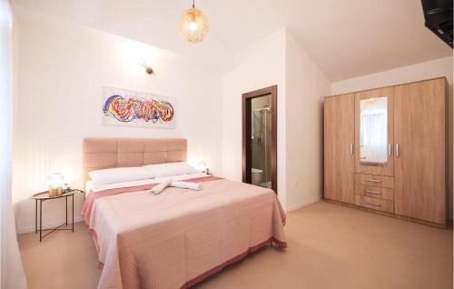 Sveti Filip i Jakov House | Amazing Home In Rastane Gornje