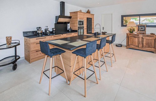 Robion House | Amazing home in Robion