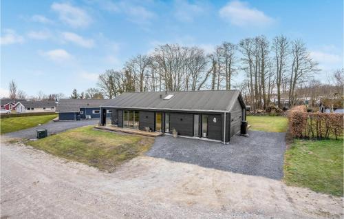 Grønninghoved Strand House | Amazing Home In Sjølund With Sauna