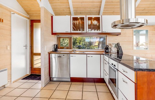Grønninghoved Strand House | Amazing home in Sjølund with WiFi