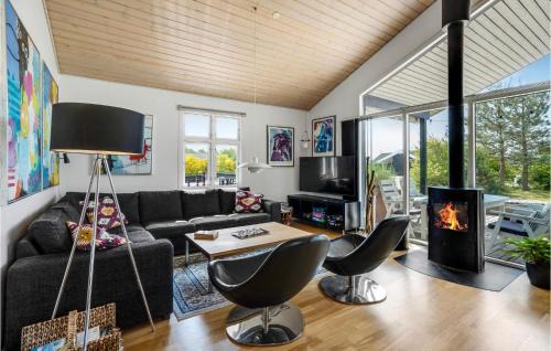 Skaven Strand House | Amazing Home In Tarm With Kitchen