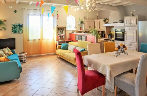 Valreas House | Amazing home in Valréas with WiFi