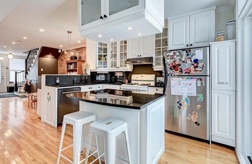 Plateau Mont Royal Cottage | Amazing house at the heart of the Plateau - perfect for families!