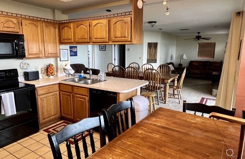Winter Haven House | Amazing Lakefront Views! 4/4, Pool, Diving Board, Spa, Pool Table, near LegoLand