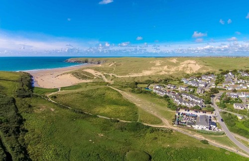 Holywell Apartment | Amazing location almost on the beach!