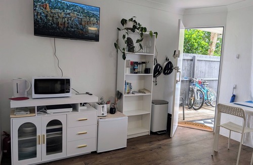 Byron Bay Apartment | Amazing location + Ducted heat+aircon + Very clean