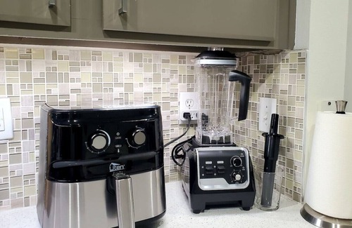 Bouldin Condo | Amazing Location! Huge, Hip and Super Stylish