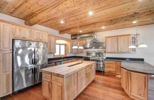 Upper Lake Cabin | Amazing log cabin with a breathless view!