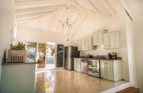 Marigot Bay House | Amazing mountain top home with stunning views!
