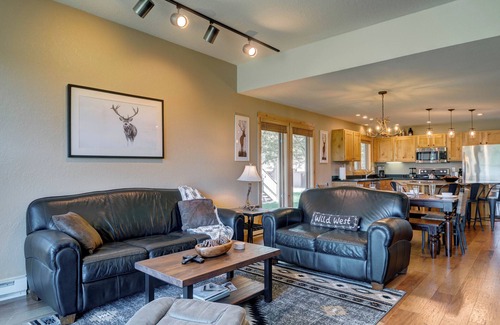 Big Sky Meadow Village Condo | Amazing Mountain Views, Hot Tub, Walk to Ski Shuttle! In the heart of Big Sky