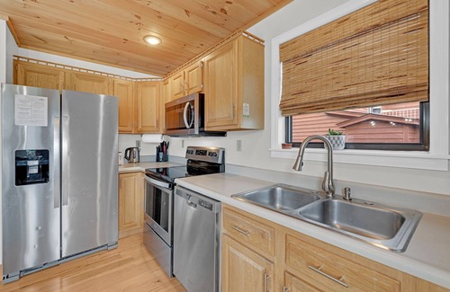 Chalet Village Ski Chalet | "Amazing Mt.Leconte views/Firepit/Hot Tub"