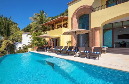 Conchas Chinas Villa | AMAZING OCEAN VIEWS HILLSIDE VILLA - 7BD