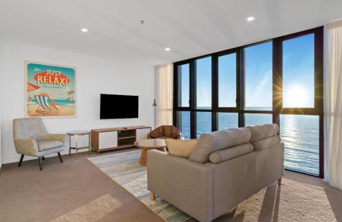 Surfers Paradise Apartment | Amazing Ocean View Apartment in Surfers Paradise