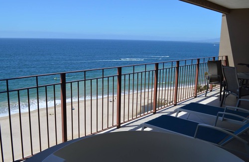 South Hotel Zone Apartment | Amazing oceanfront apartment in Grand Venetian Tower 2000
