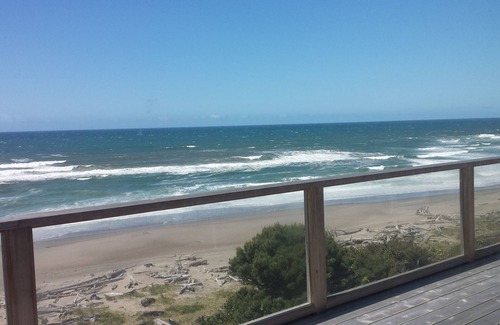 Lincoln City House | Amazing Oceanfront Views!