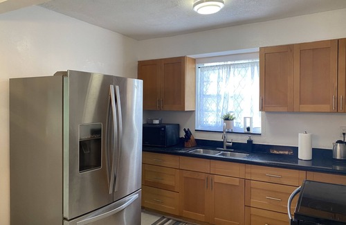 Buena Vista House | Amazing pool villas in the Heart of Miami House+Cottage+Pool. Sleeps 13