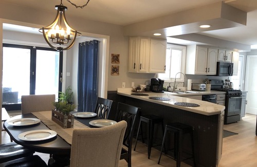 Rochester House | Amazing ranch located in Henrietta, pool and king size master bed.