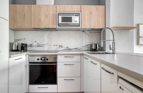 Ibiza Apartment | Amazing Retiro 2BR, in the best area of Madrid, by Blueground