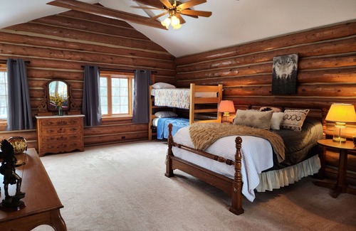 Holcomb Resort | Amazing Retreat Property: Massive Luxury Lodge - Ensuite & Rustic Cabins for 80+